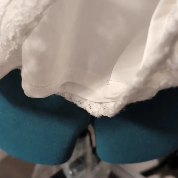 Top - Picture 2 of 8